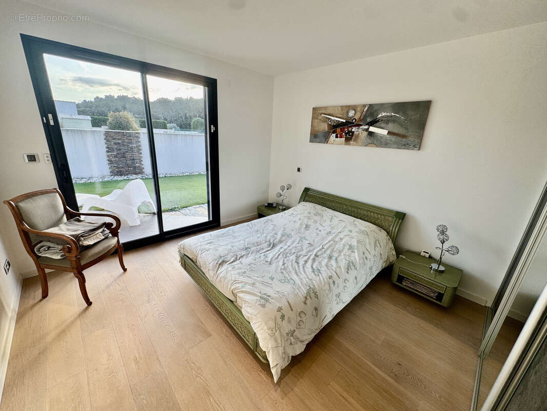 Maison à SAINTE-CECILE-LES-VIGNES