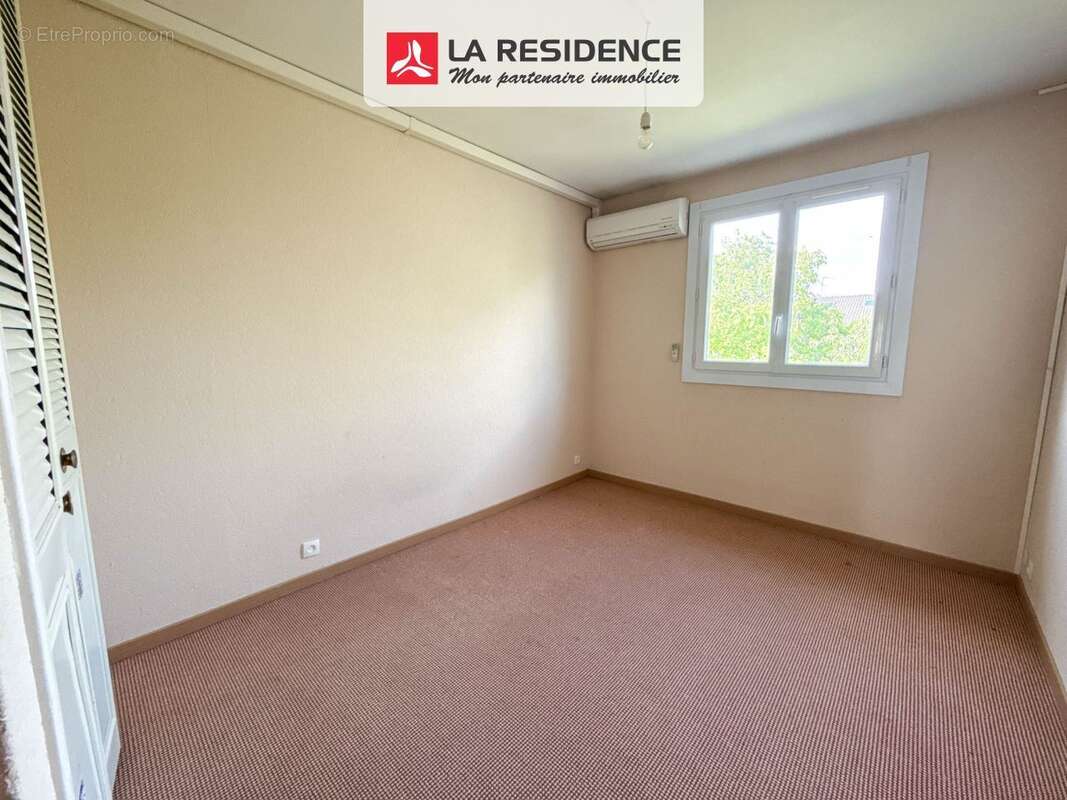 Maison à LE MESNIL-SAINT-DENIS