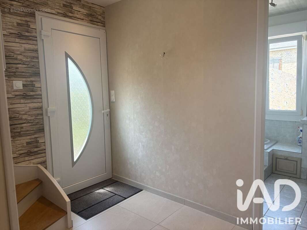 Maison 138 m² à Villeseneux  - photo 7