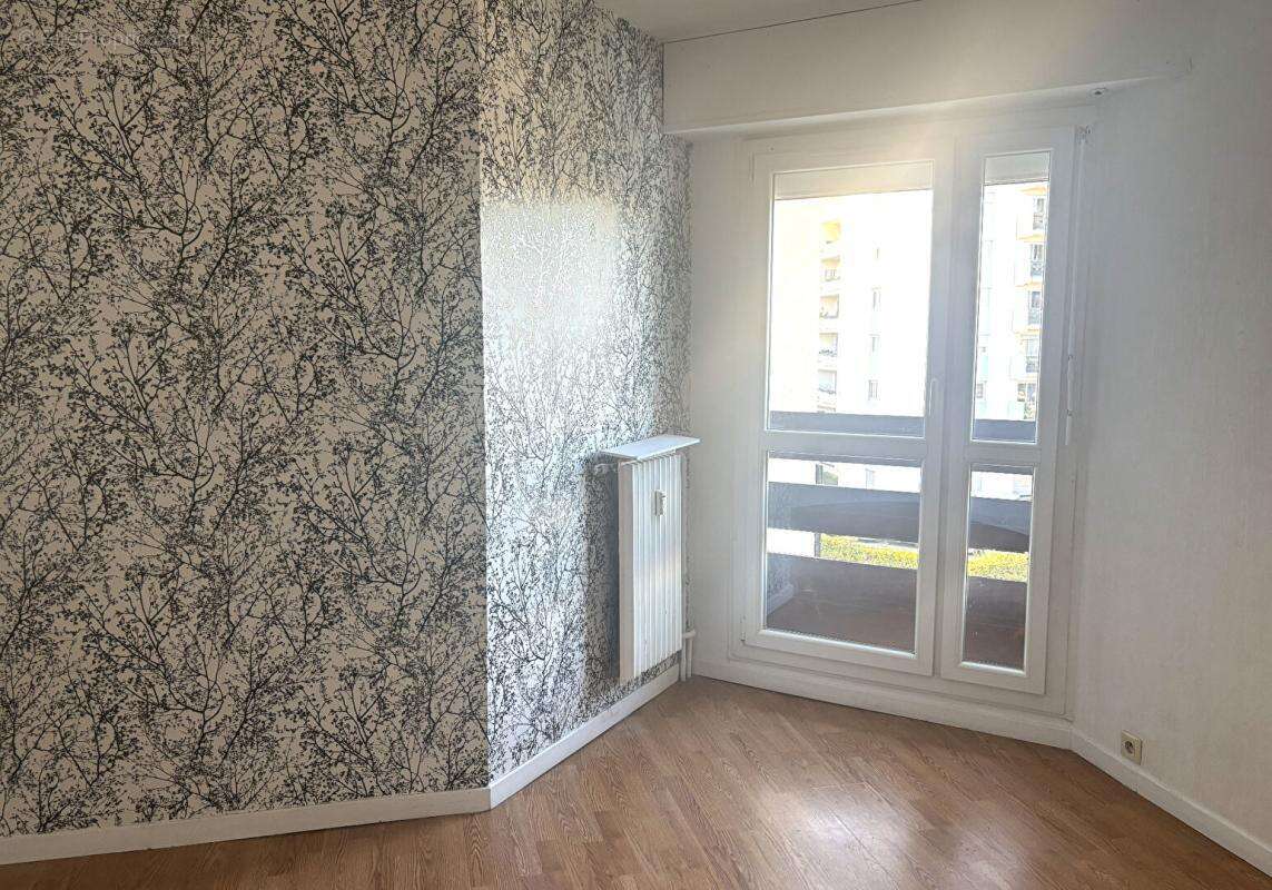 Appartement à ANDREZIEUX-BOUTHEON