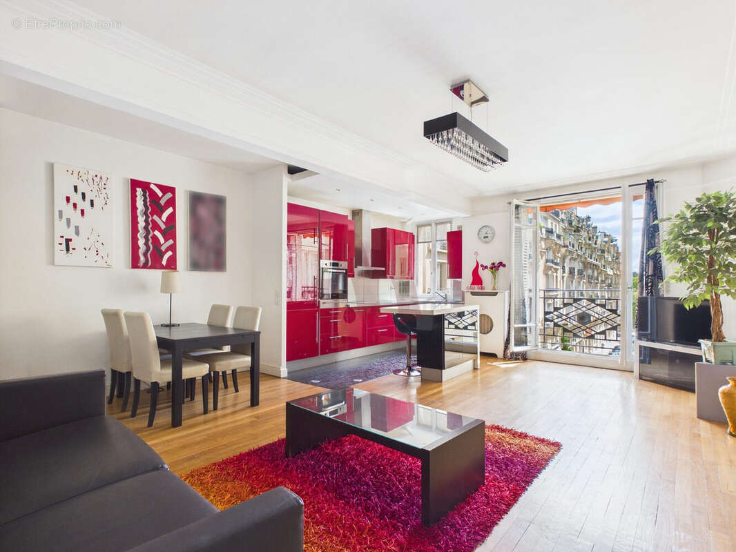 Appartement à PARIS-16E