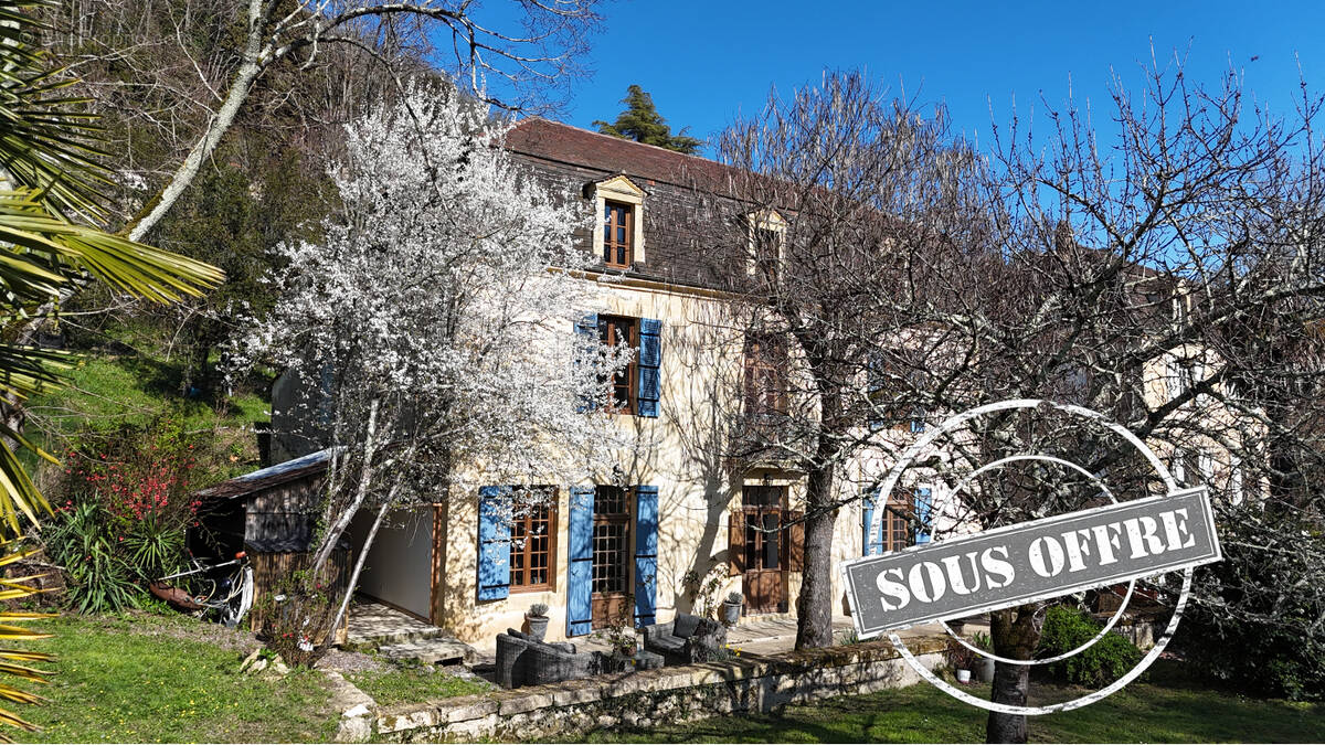 Maison à BEYNAC-ET-CAZENAC