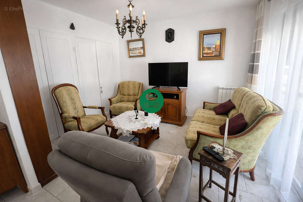 Appartement à SIX-FOURS-LES-PLAGES