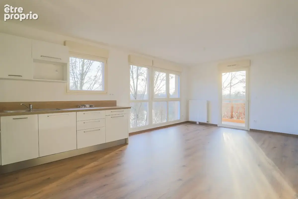 Amiens   Appartement T3 récent avec vue dégagée, balcons et parking - photo 8