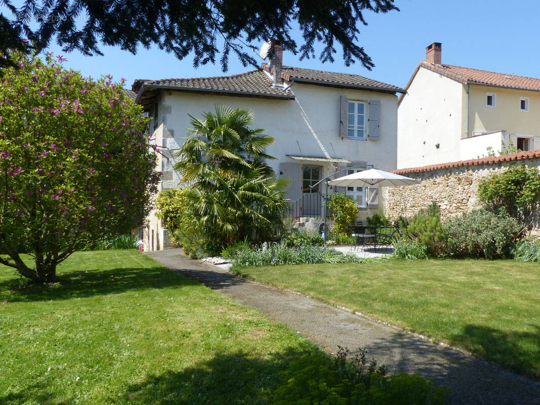Maison à BELLAC