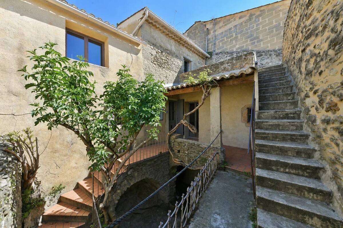 Maison à UZES