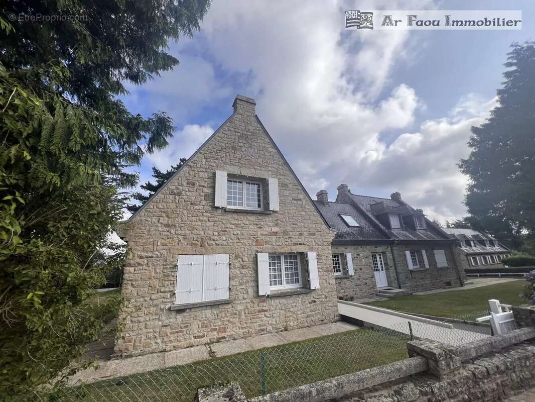 Maison à PONT-DE-BUIS-LES-QUIMERCH