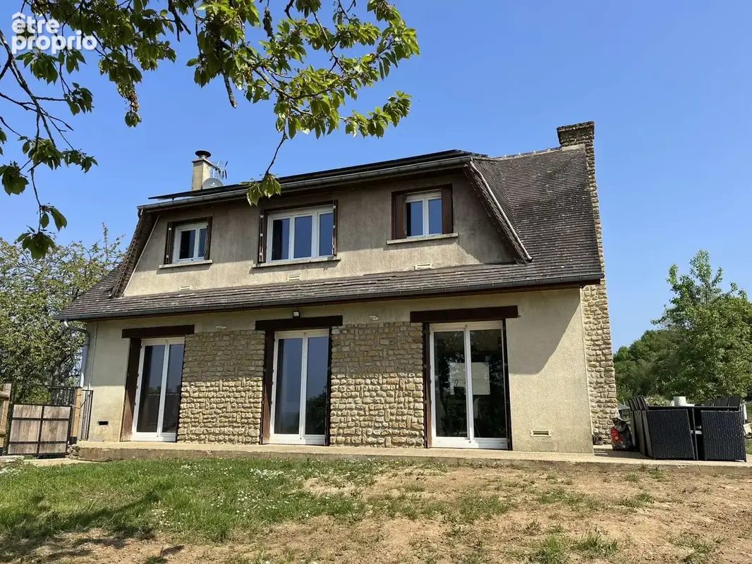 Maison 4 pièces 110 m² à vendre à Le Mele-Sur-Sarthe (61170) - photo 1