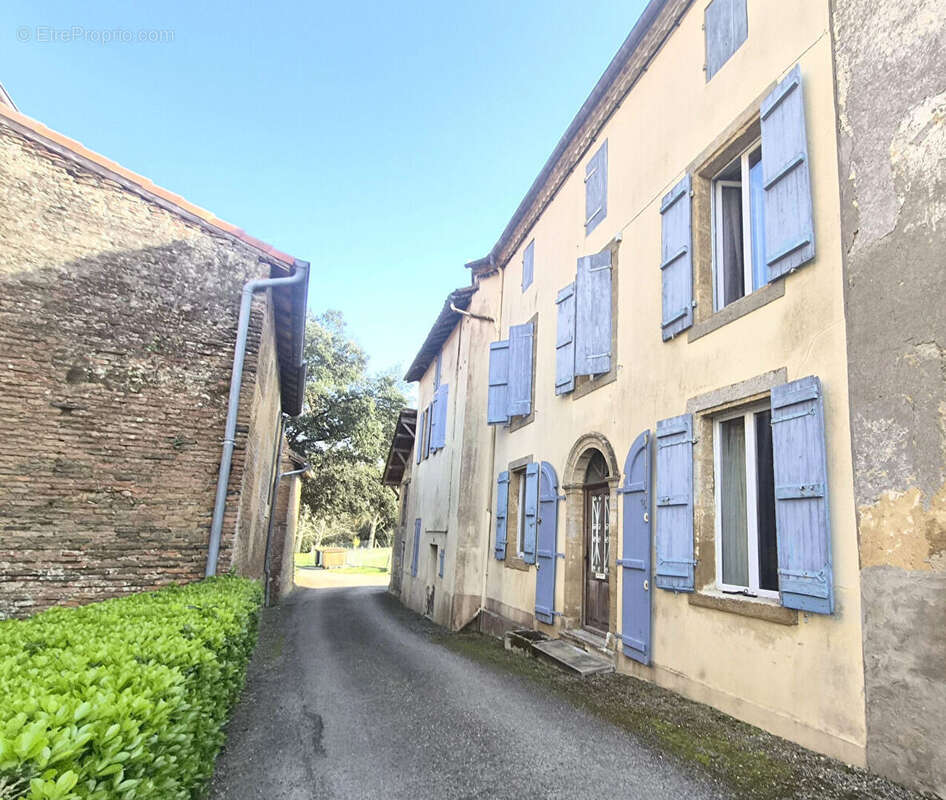 Maison à VILLENEUVE-DE-MARSAN