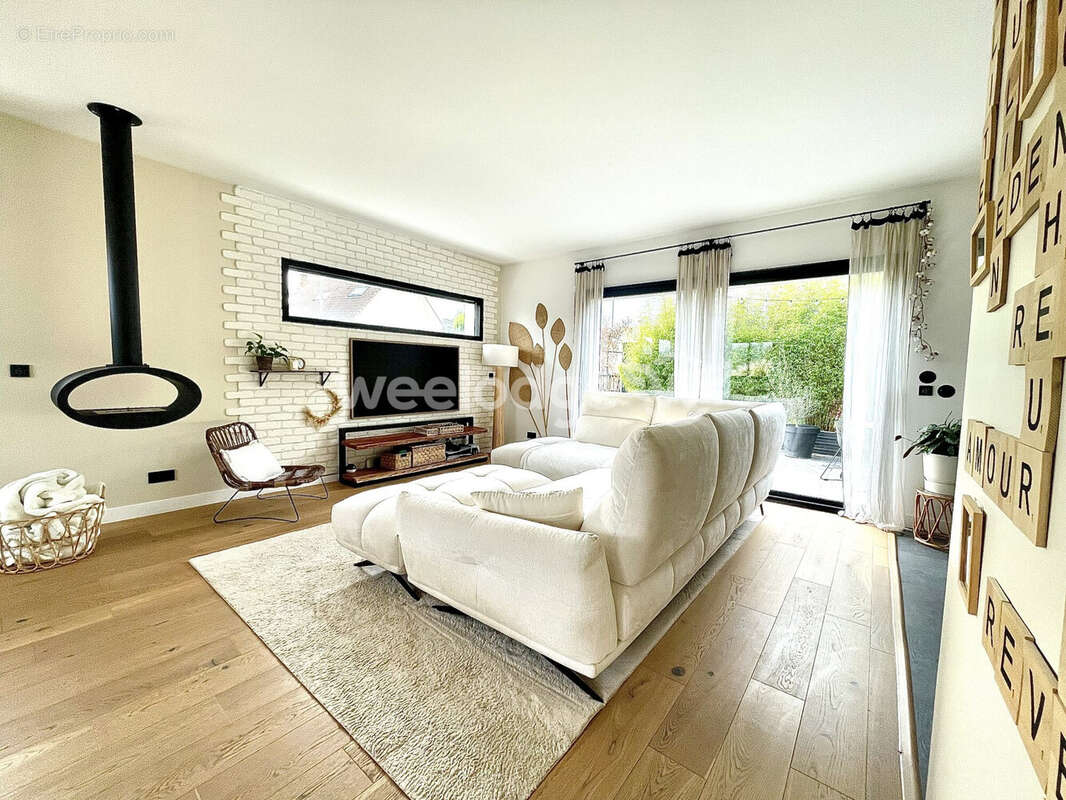 Maison à JOUY-LE-MOUTIER