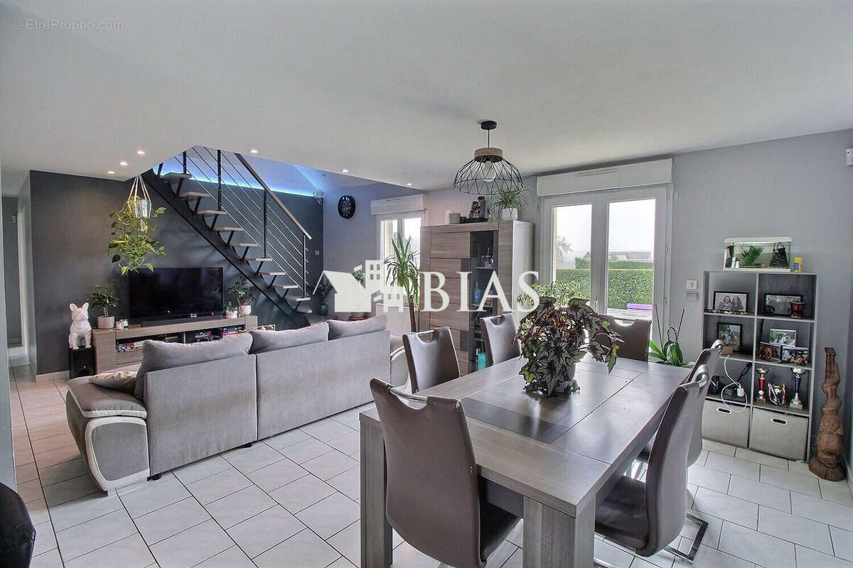 Maison à MONTFORT-SUR-RISLE