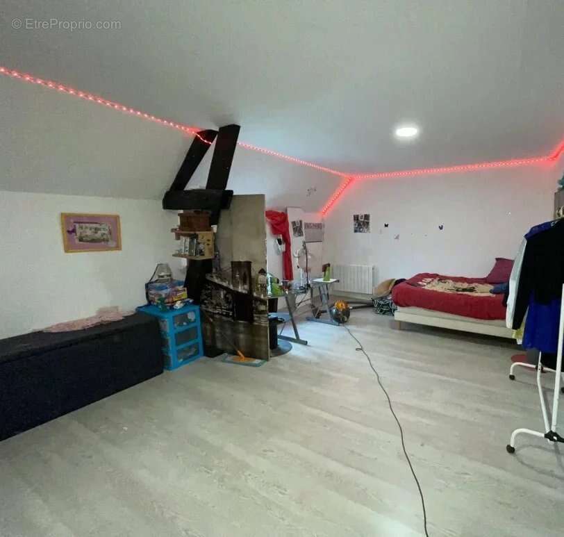 Maison à LE MELE-SUR-SARTHE