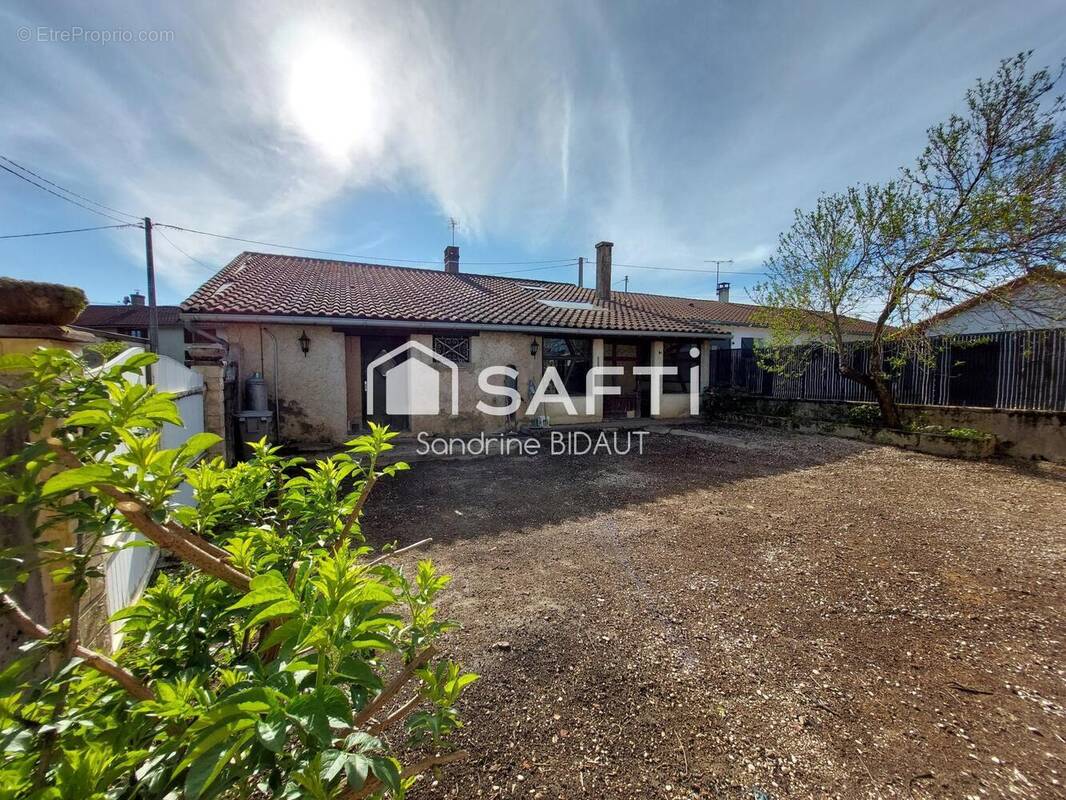 Photo 1 - Maison à SAINT-TRIVIER-DE-COURTES