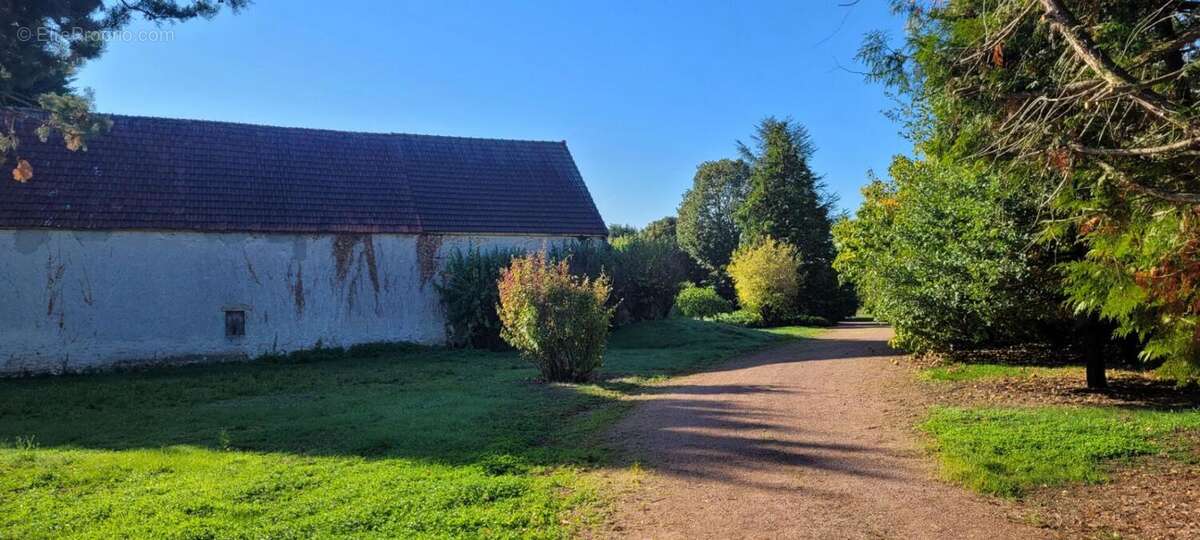 Maison à SAINT-AMAND-MONTROND
