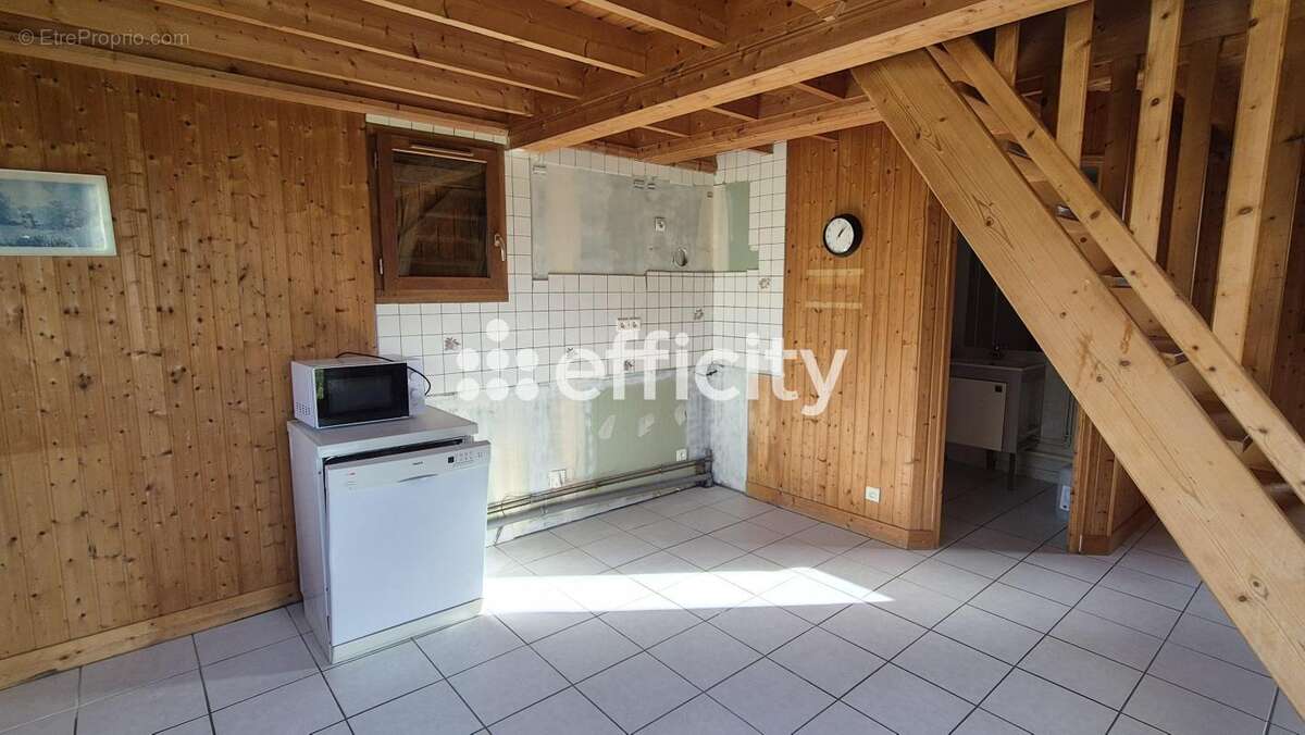 Maison à LONGUES-SUR-MER