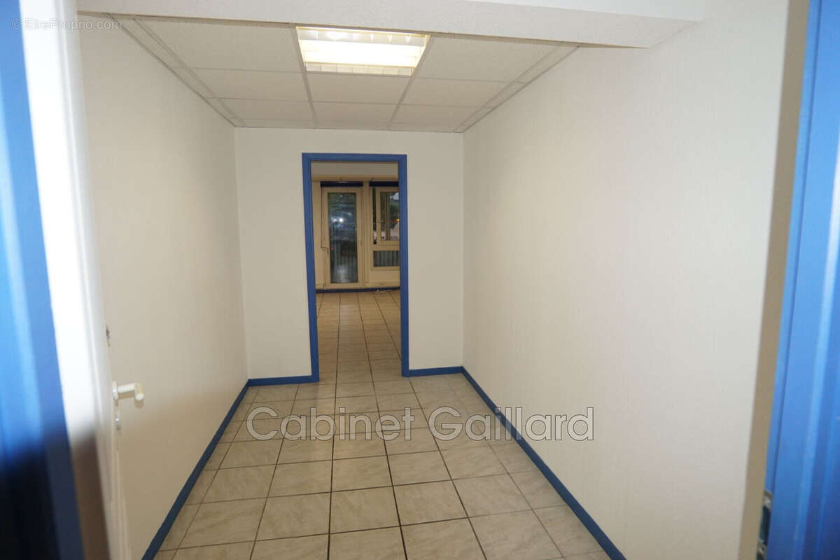 Commerce 122 m² à Callian  - photo 9