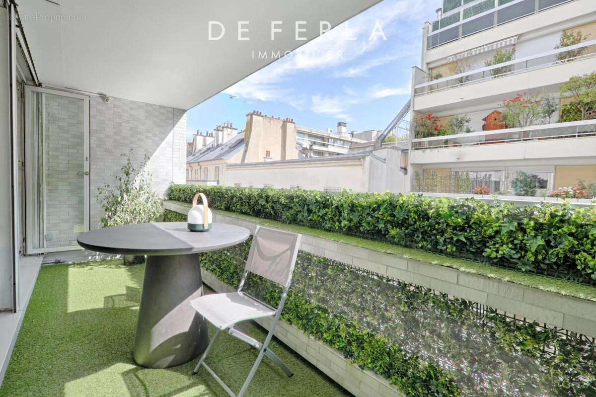 Appartement à PARIS-7E