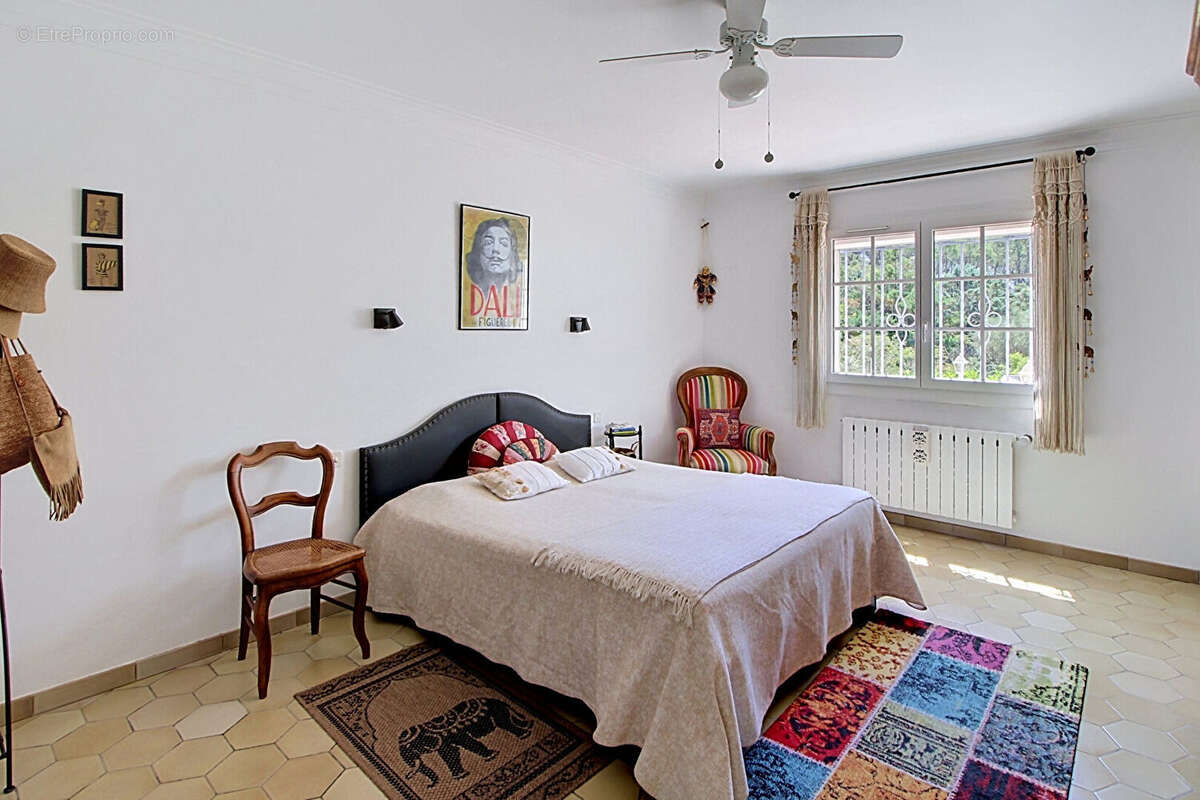 A VENDRE EN EXCLUSIVITE! Maison de plain-pied avec piscine et studio indépendant. - photo 7