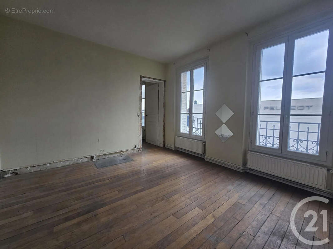 Appartement à SAINT-MAUR-DES-FOSSES