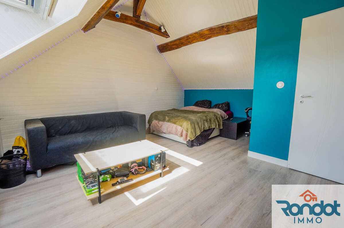 Maison à SAINT-BROING-LES-MOINES