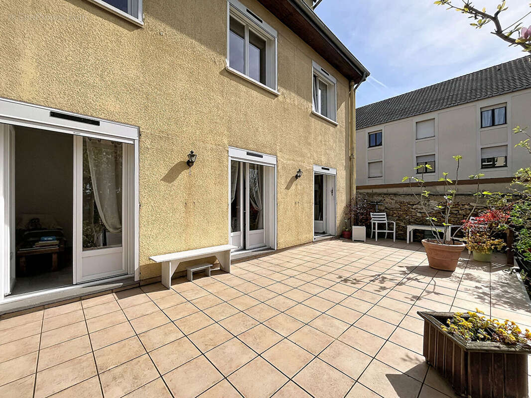 Appartement à SAINT-MICHEL-SUR-ORGE