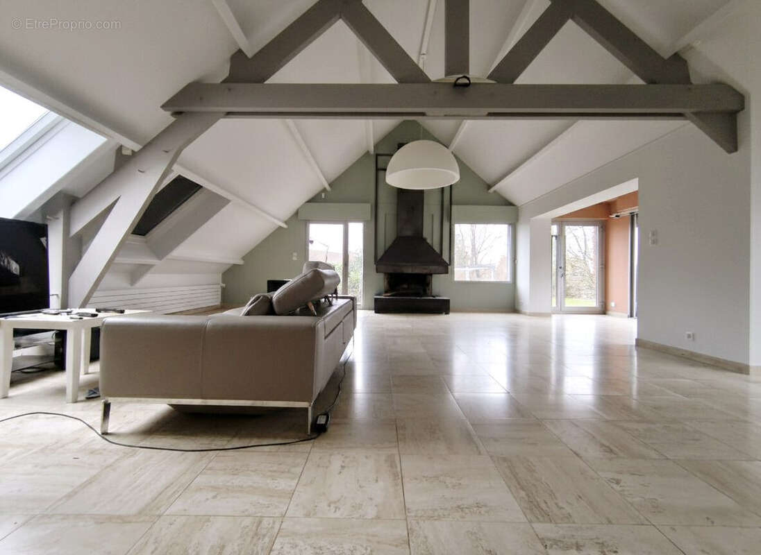 Maison 210 m² à Anzin-Saint-Aubin  - photo 3
