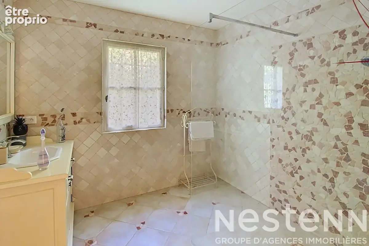 A VENDRE !Maison Lorgues 192 m2 + piscine + garage + 4000m2 - photo 13