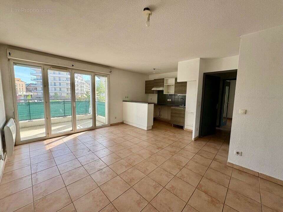 SEJOUR/ CUISINE 2 - Appartement à ANNEMASSE