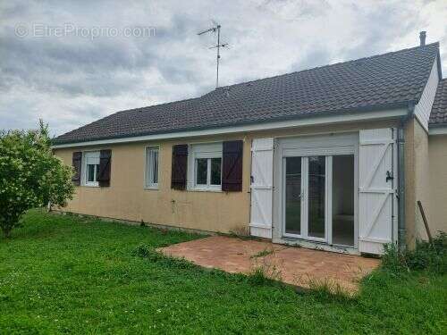 Venez visiter cet agréable pavillon de plain-pied avec 2 chambres ! - photo 2