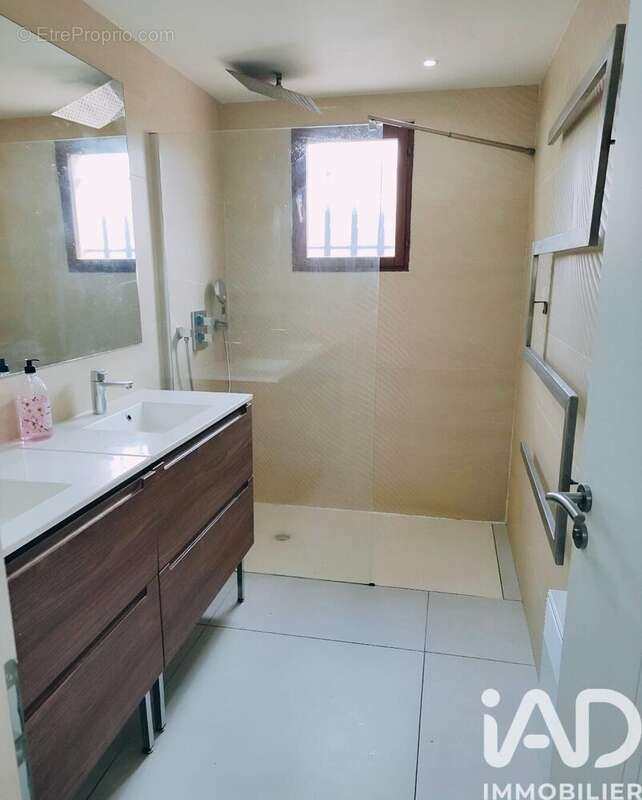 Photo 8 - Maison à ENSUES-LA-REDONNE