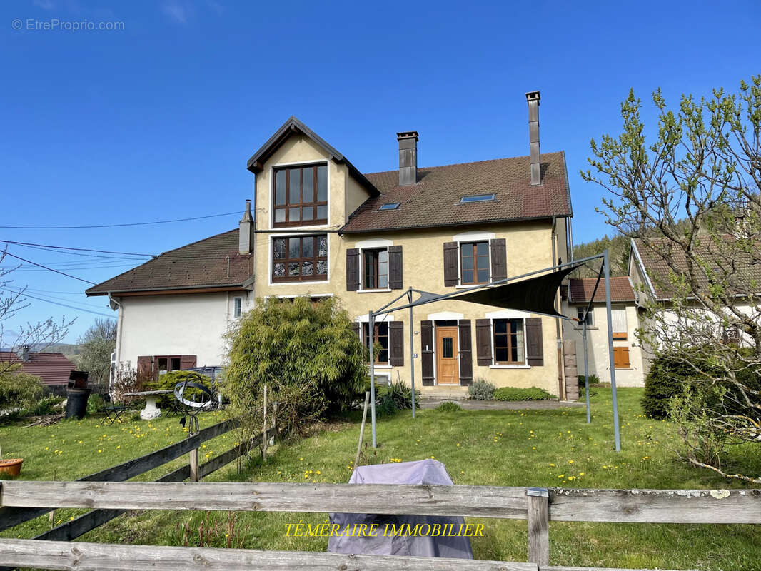 Appartement à SIROD