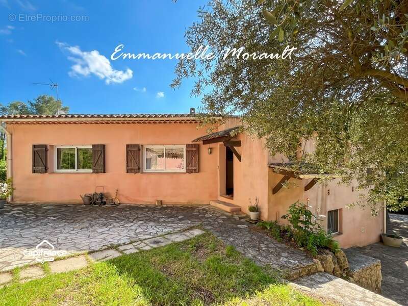 Maison à BAGNOLS-EN-FORET