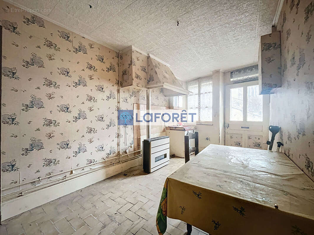 Maison à SUZANNECOURT