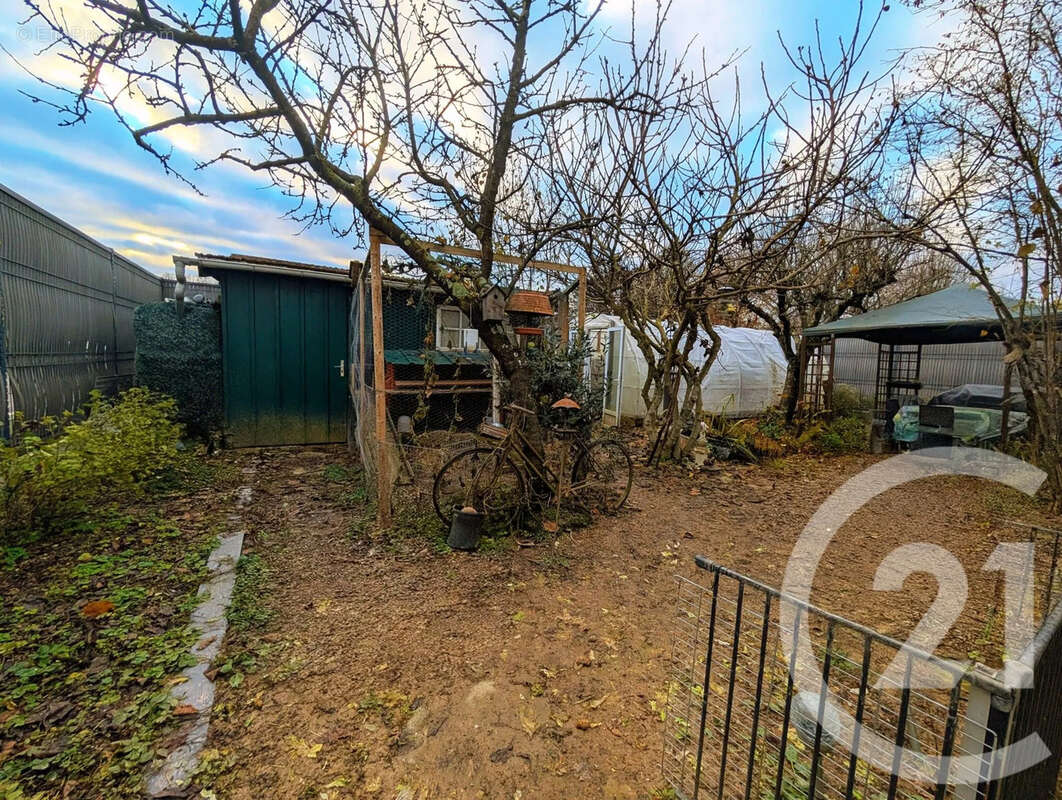 Maison à MONCETZ-LONGEVAS