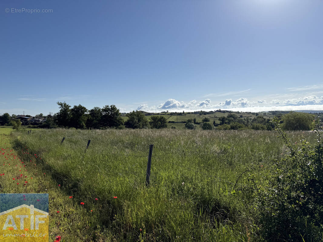 Terrain à SOUTERNON
