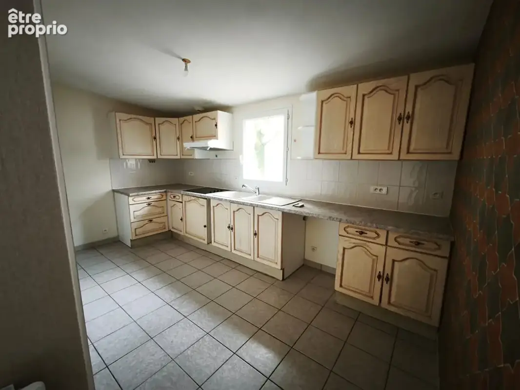 A VENDRE à VARENNES-VAUZELLES (58640) MAISON DES 's 2000, 3 ch, jardin . 165000 - photo 2