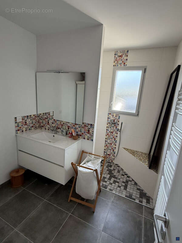 Maison à MORNAC-SUR-SEUDRE