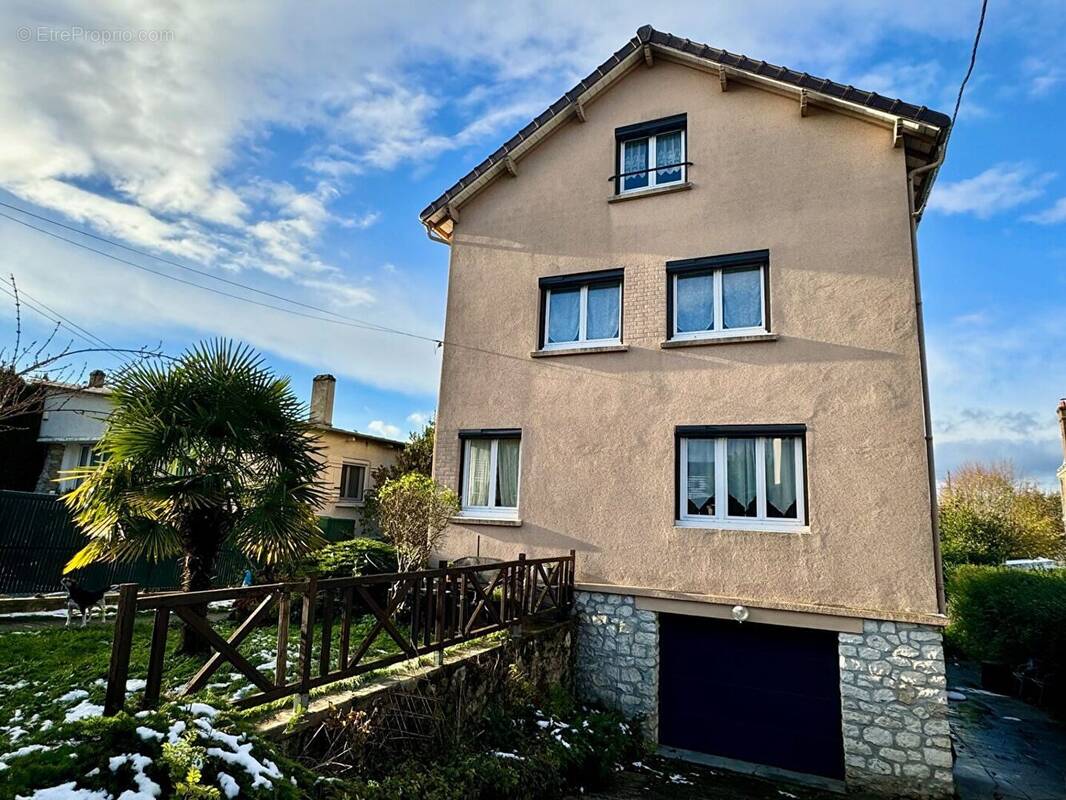 Maison à VILLENEUVE-SAINT-GEORGES