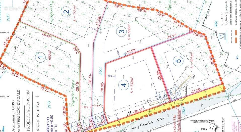 Terrain à VERS-PONT-DU-GARD