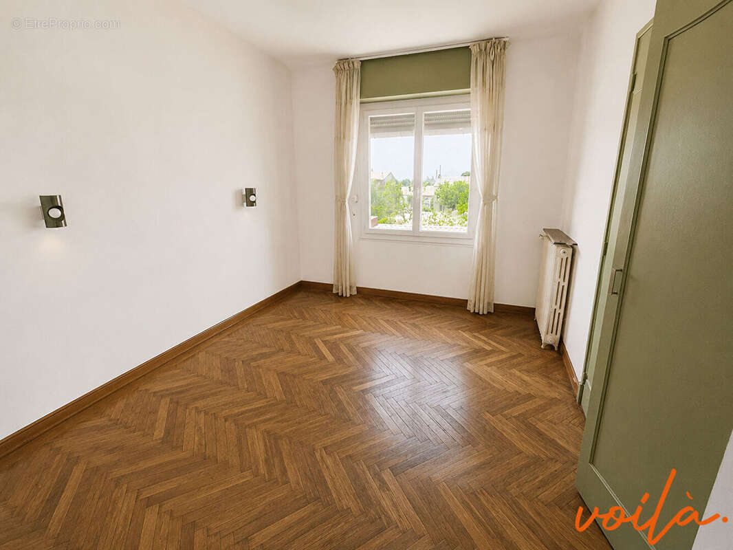 Ref: prometteuse7 : grande maison divisee en plusieurs logements avec jardin et parking - photo 9