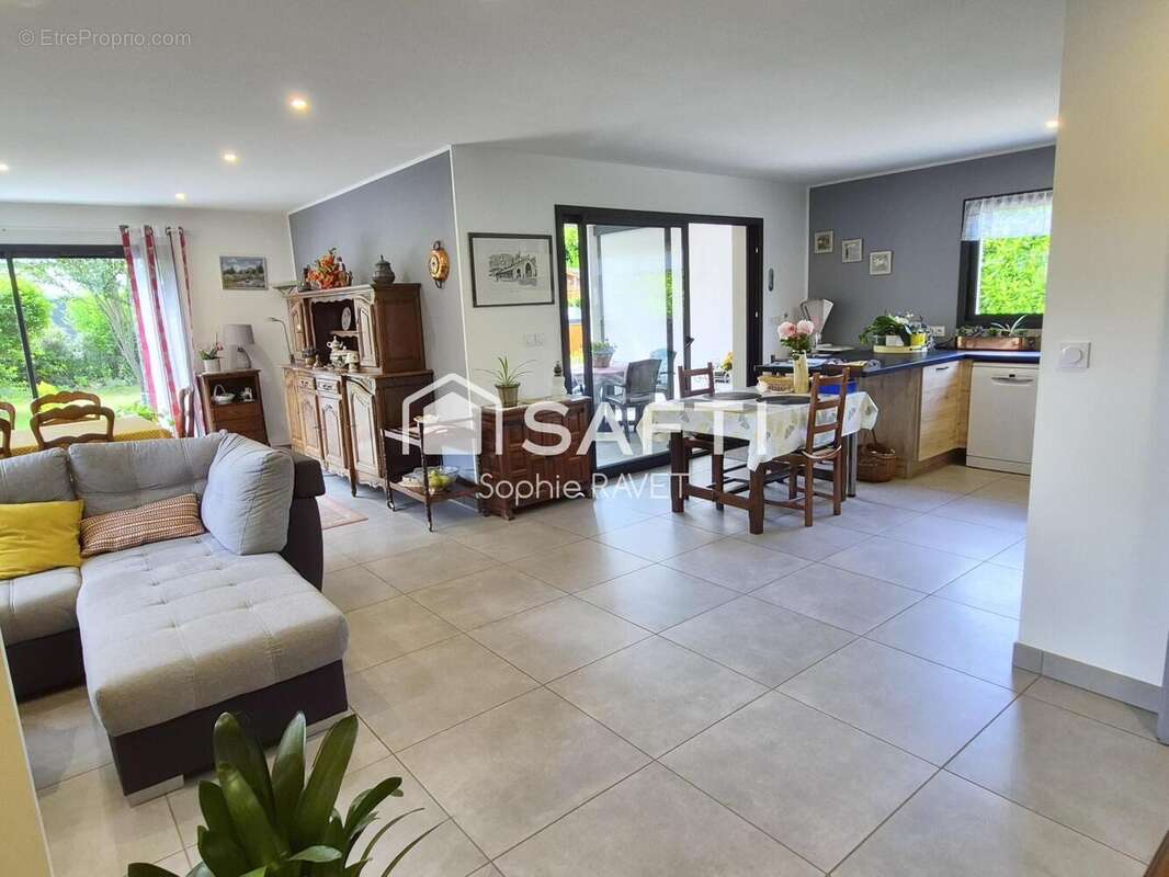 Maison 105 m² à Soleymieu  - photo 4