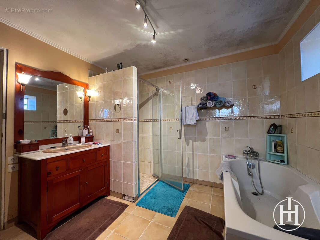 Maison à UZAY-LE-VENON