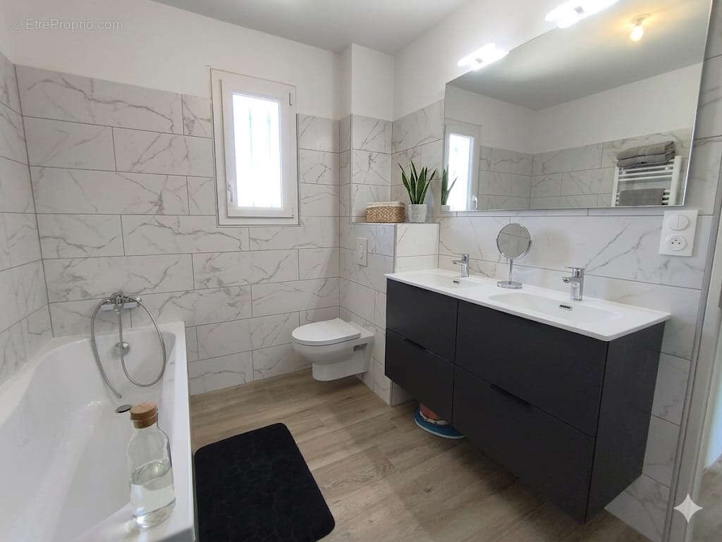 Maison à COMPS