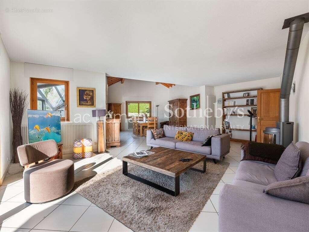 Maison à VETRAZ-MONTHOUX