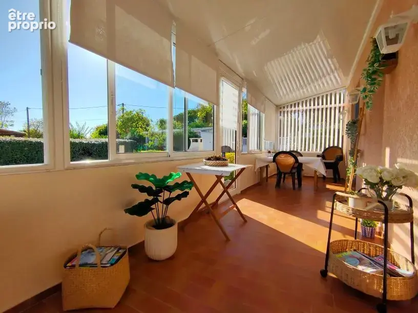 Maison pavillon plain-pied - 5 pièces - 2 chambres - terrasse couverte et fermée - jardin piscinable - quartier résidentiel / re - photo 13