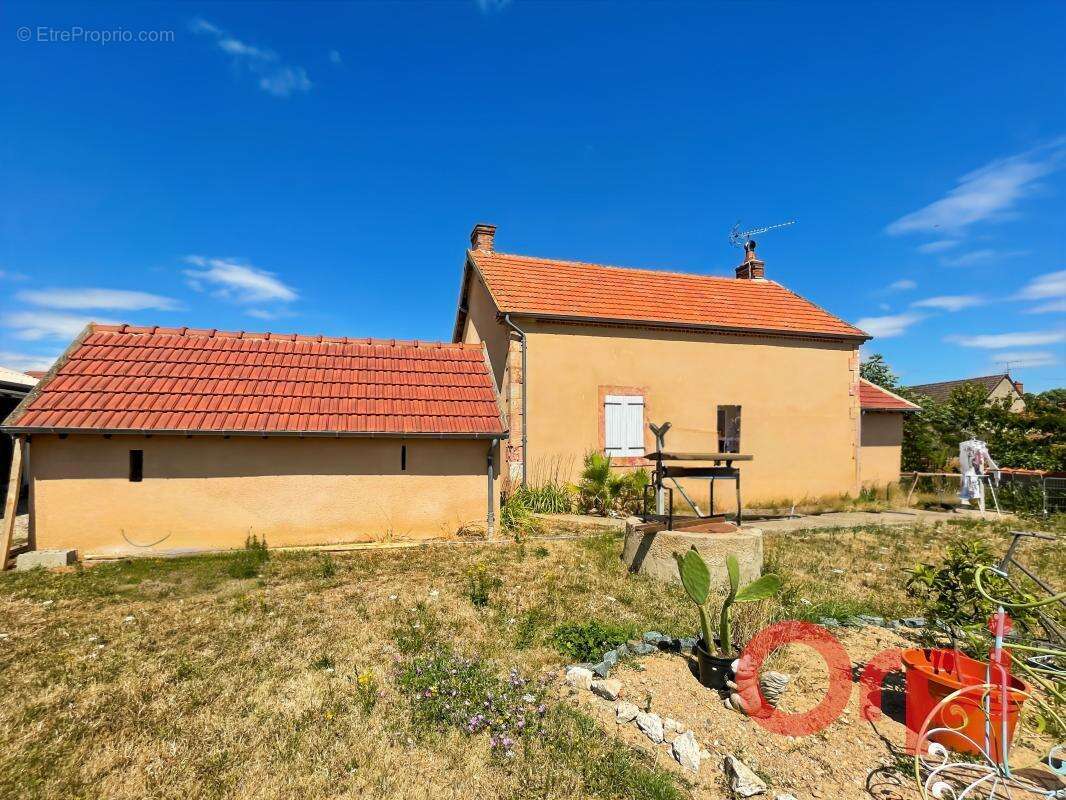 Maison à EPINEUIL-LE-FLEURIEL