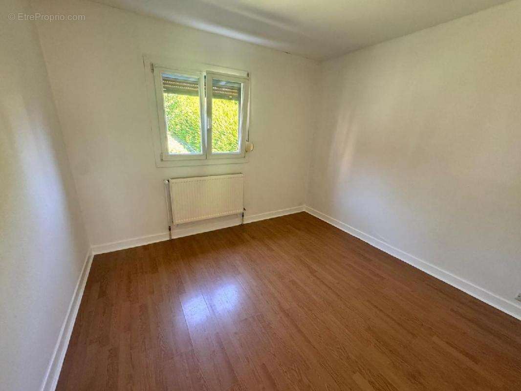 Maison à OULCHY-LE-CHATEAU