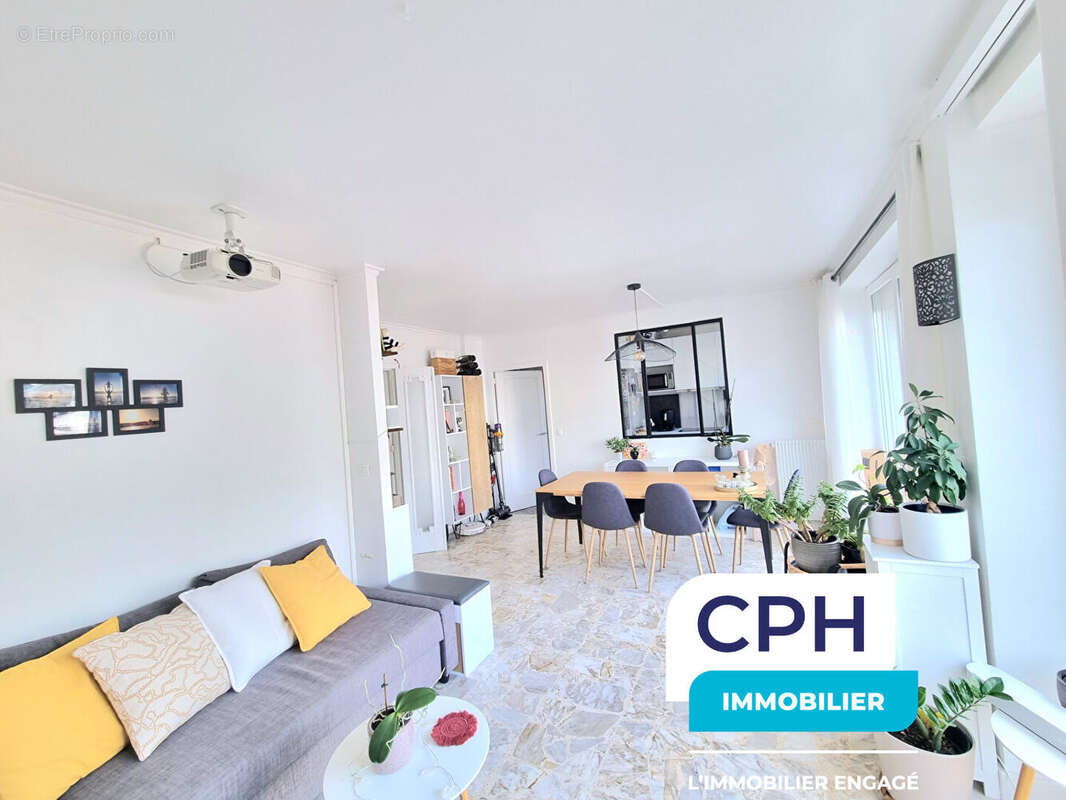 Appartement à PARIS-14E