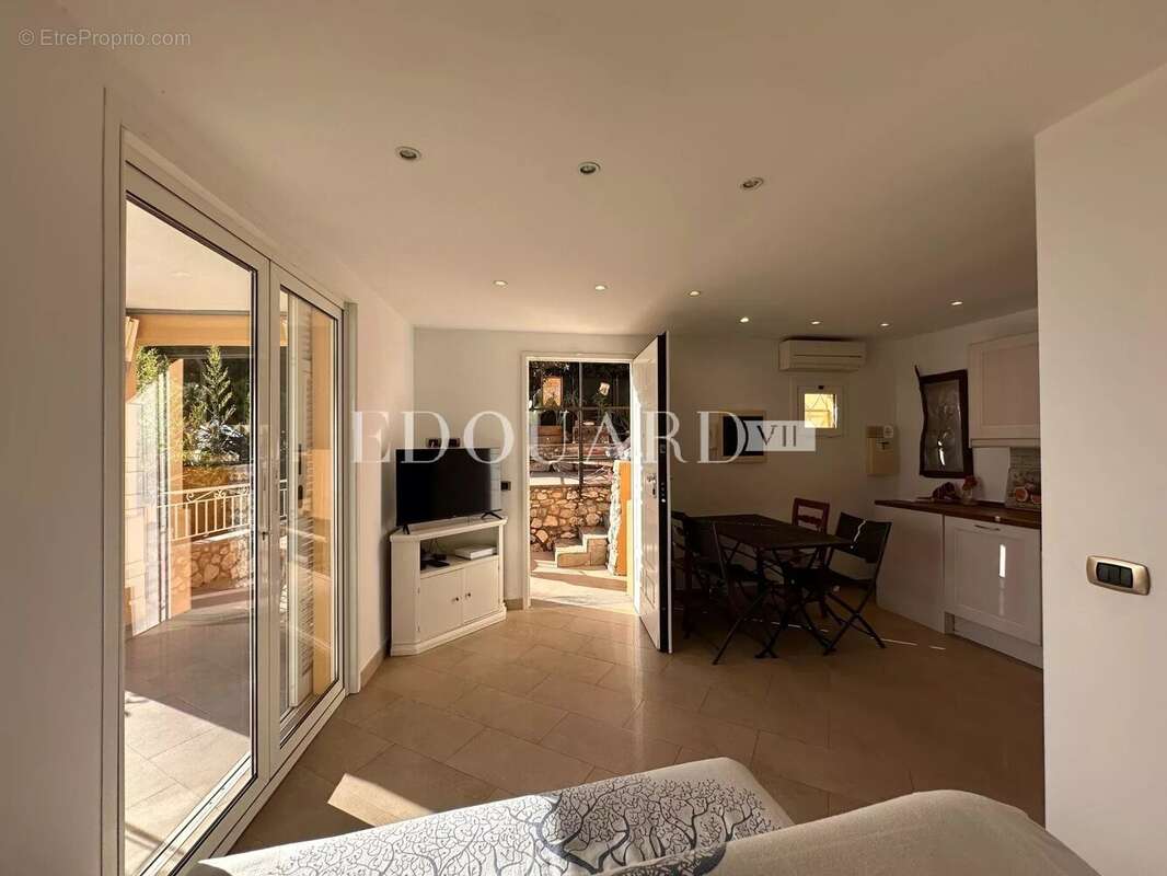 Appartement à ROQUEBRUNE-CAP-MARTIN