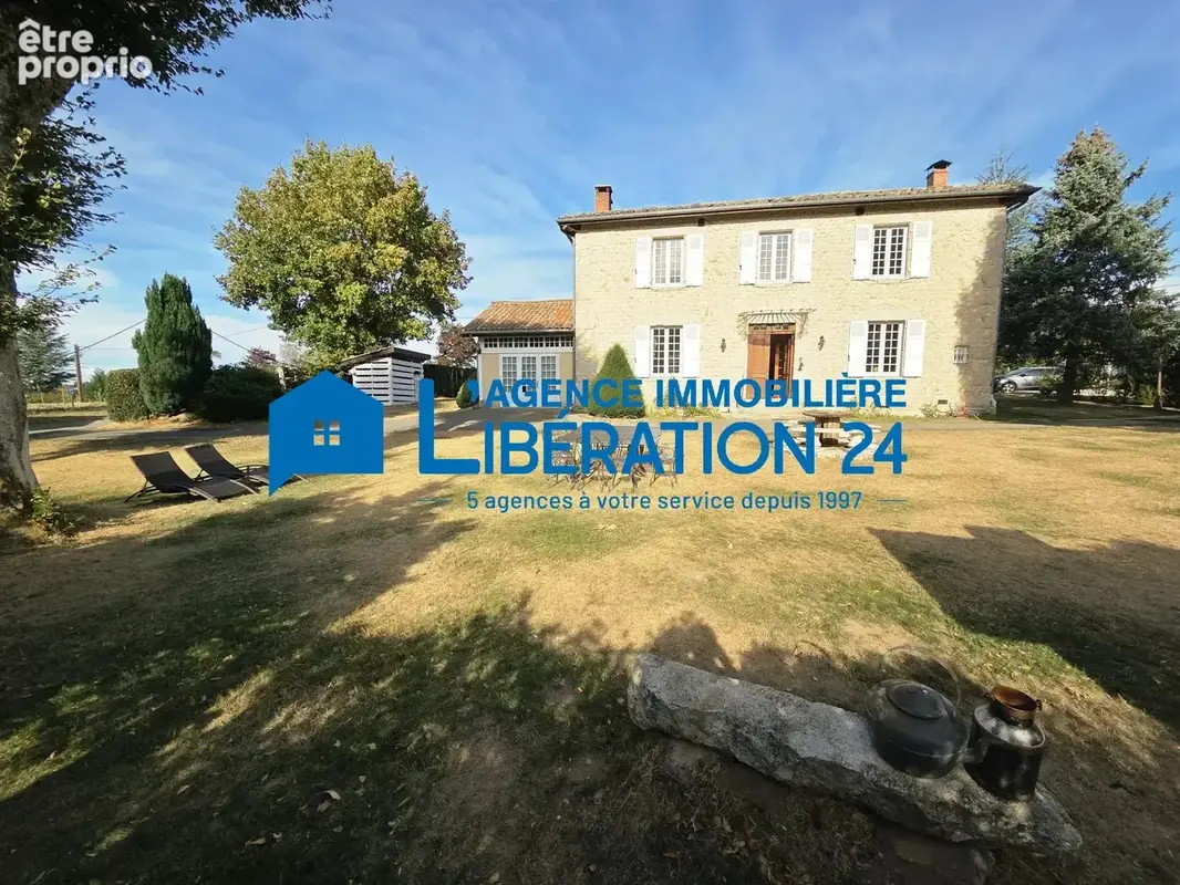 MAISON EN PIERRE 183m² + dépendances sur 7600m² - photo 1